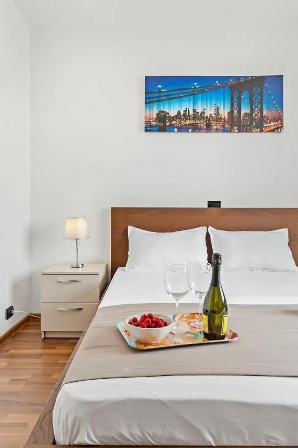 Lovely Central 2-Bedroom Condo With Free Parking Bucharest 0*,  Romania