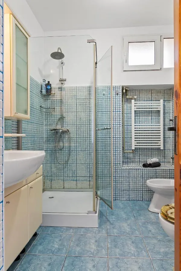 Lovely Central 2-Bedroom Condo With Free Parking Bukarest
